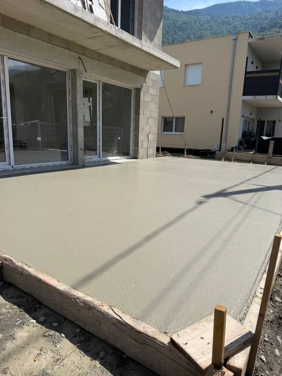 Dalle extérieure après terrassement